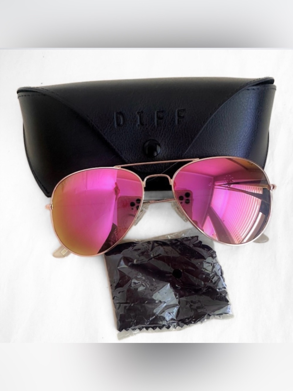 Diff Eyewear Gold Frame Aviator Sunglasses with Pink Mirrored Lenses